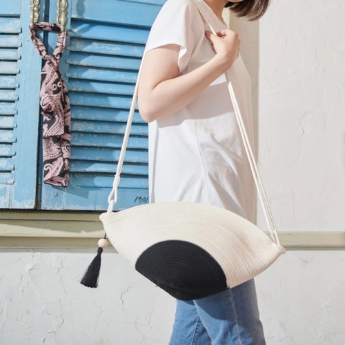 Clam Bag Black + Ivory